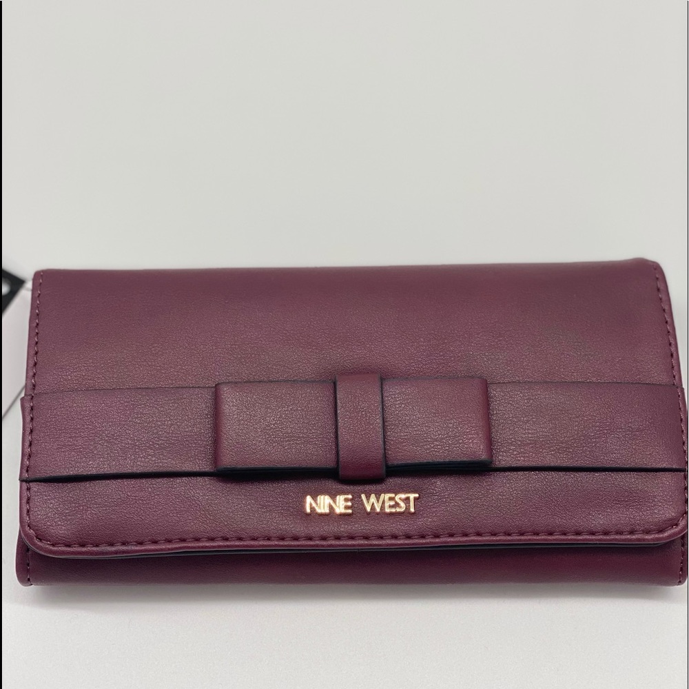 🔴 SOLD!! NWT ❤️ Beautiful Nine West Mireya SLG Wallet
